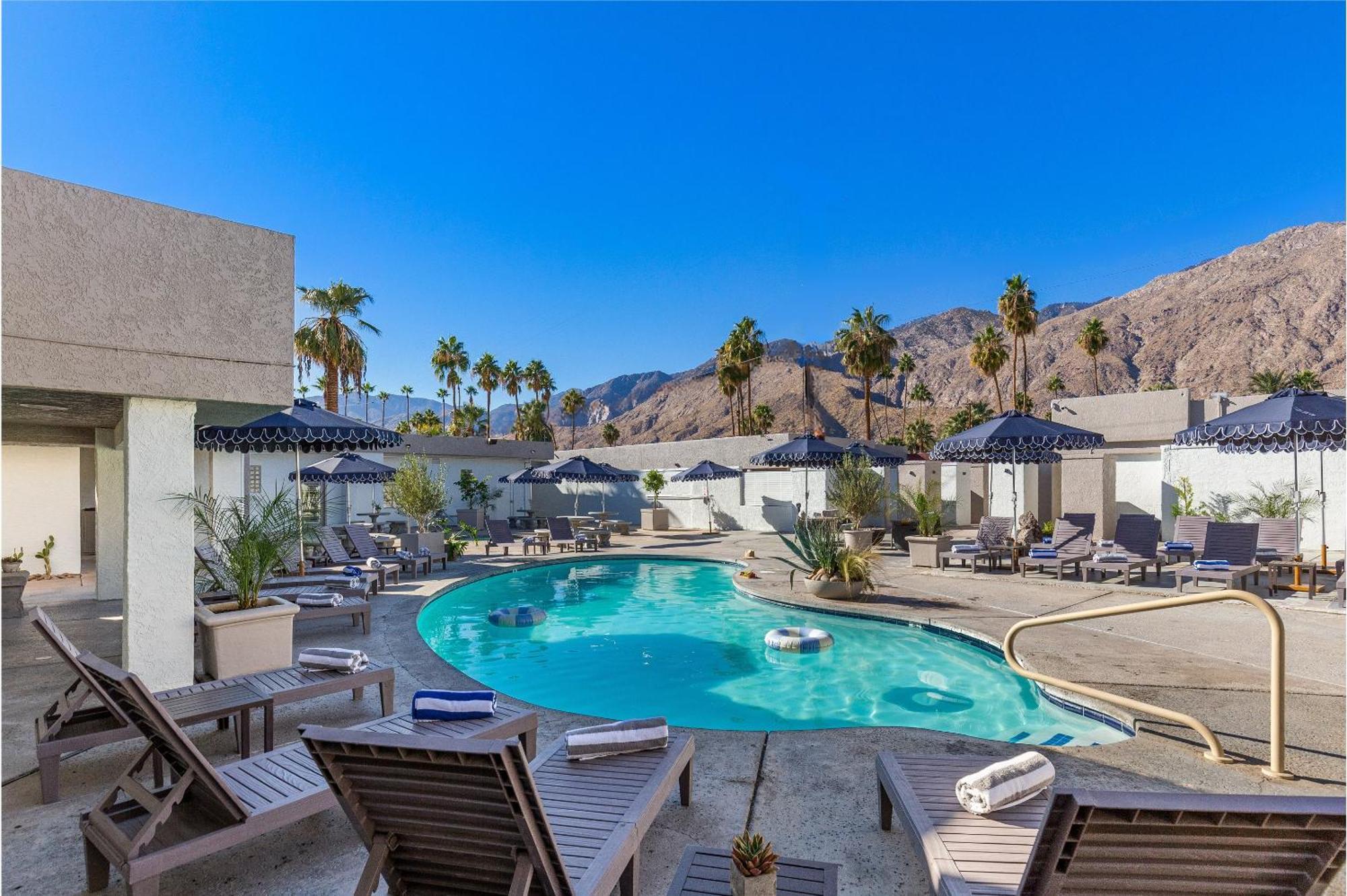 Casa Oliver Hotel & Resort - A Men'S Clothing Optional Resort In Palm Springs Exteriér fotografie